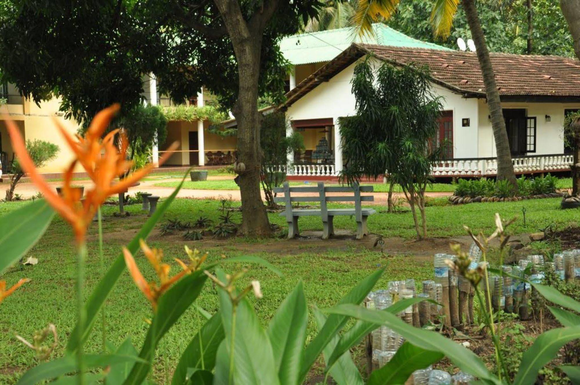 Sujatha Tourist Rest Hotel Dambulla Exterior photo